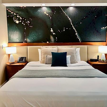 Balcony Full Strip View Suite Mgm Signature Free Valet Las Vegas Exterior photo