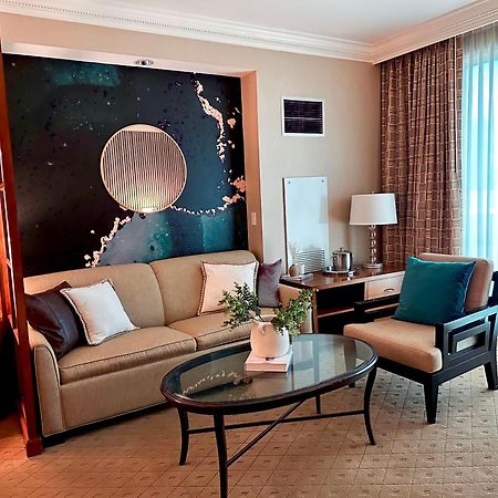 Balcony Full Strip View Suite Mgm Signature Free Valet Las Vegas Exterior photo