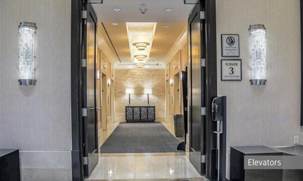 Balcony Full Strip View Suite Mgm Signature Free Valet Las Vegas Exterior photo