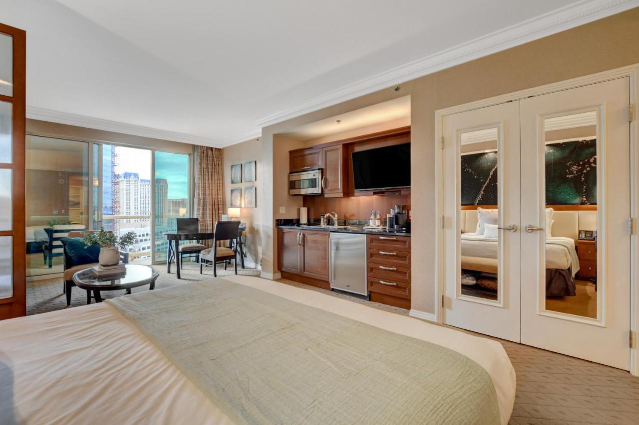 Balcony Full Strip View Suite Mgm Signature Free Valet Las Vegas Exterior photo
