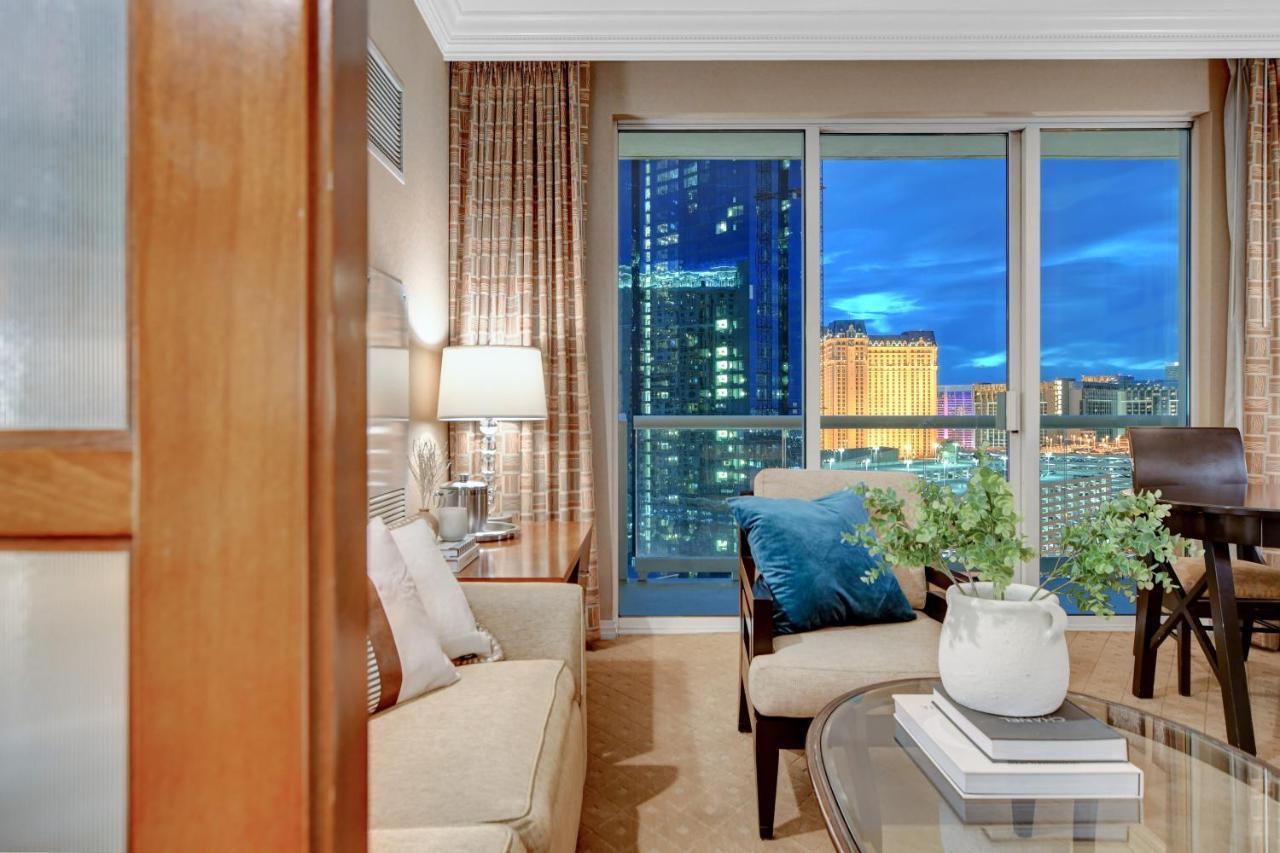 Balcony Full Strip View Suite Mgm Signature Free Valet Las Vegas Exterior photo