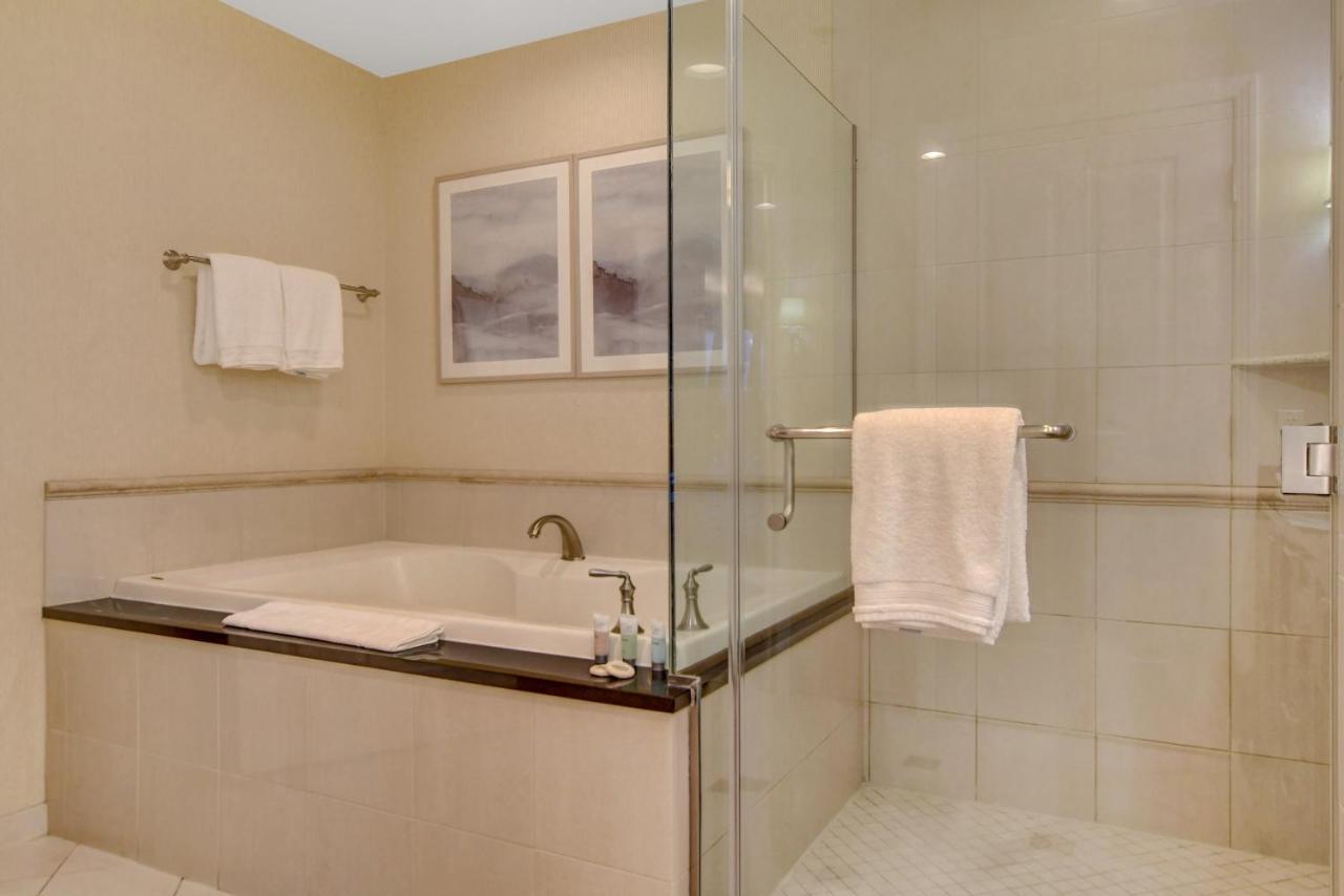 Balcony Full Strip View Suite Mgm Signature Free Valet Las Vegas Exterior photo