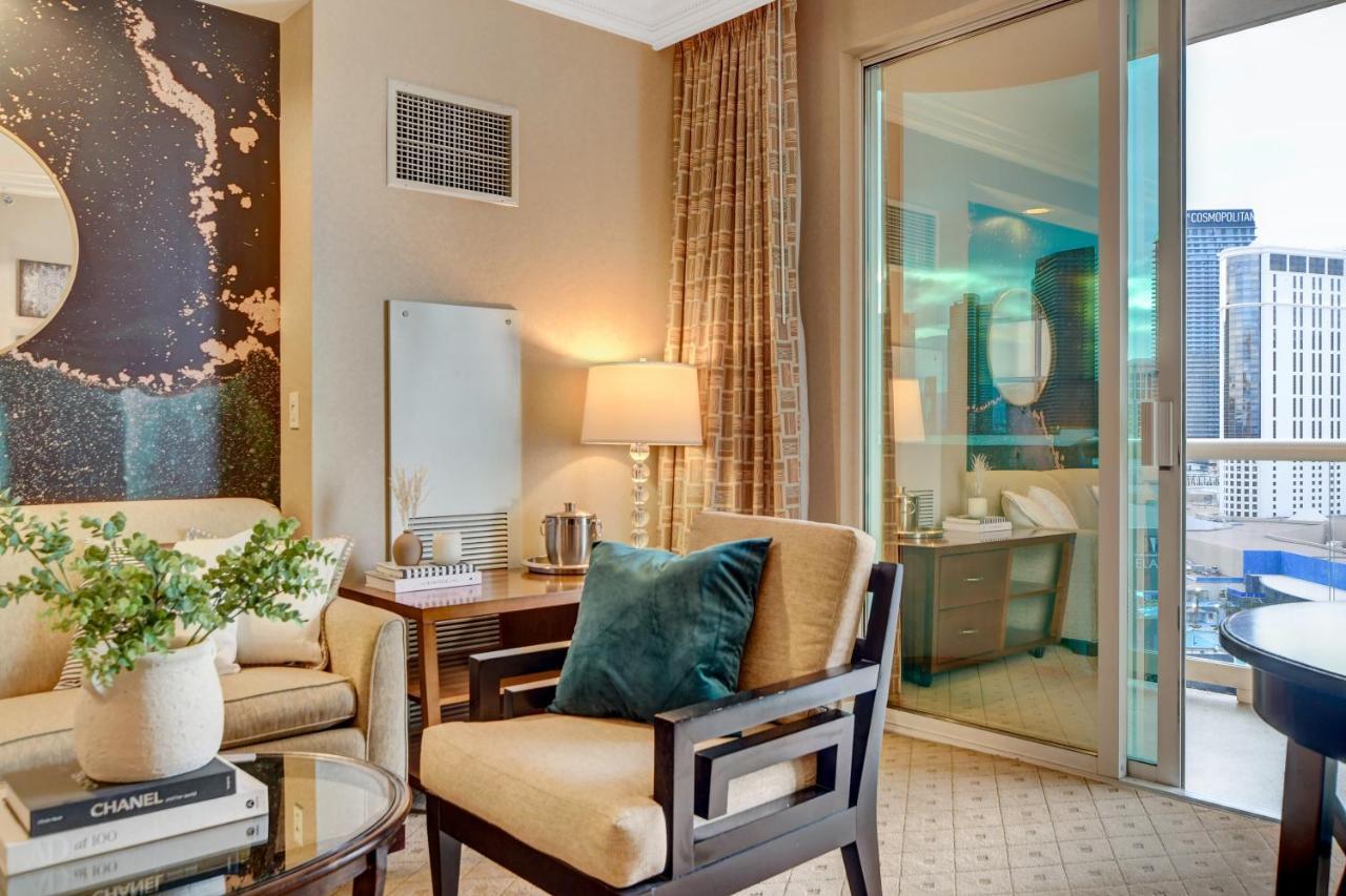 Balcony Full Strip View Suite Mgm Signature Free Valet Las Vegas Exterior photo
