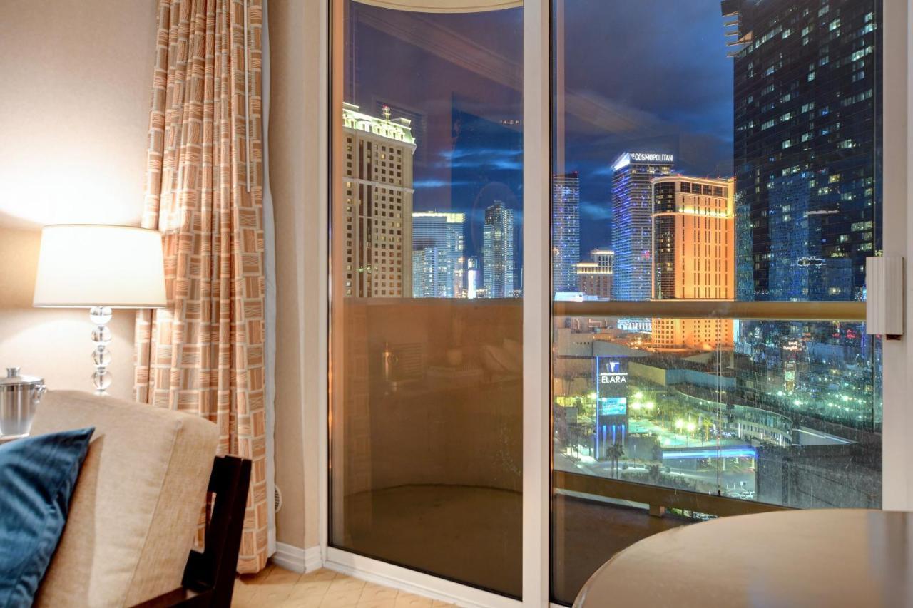 Balcony Full Strip View Suite Mgm Signature Free Valet Las Vegas Exterior photo