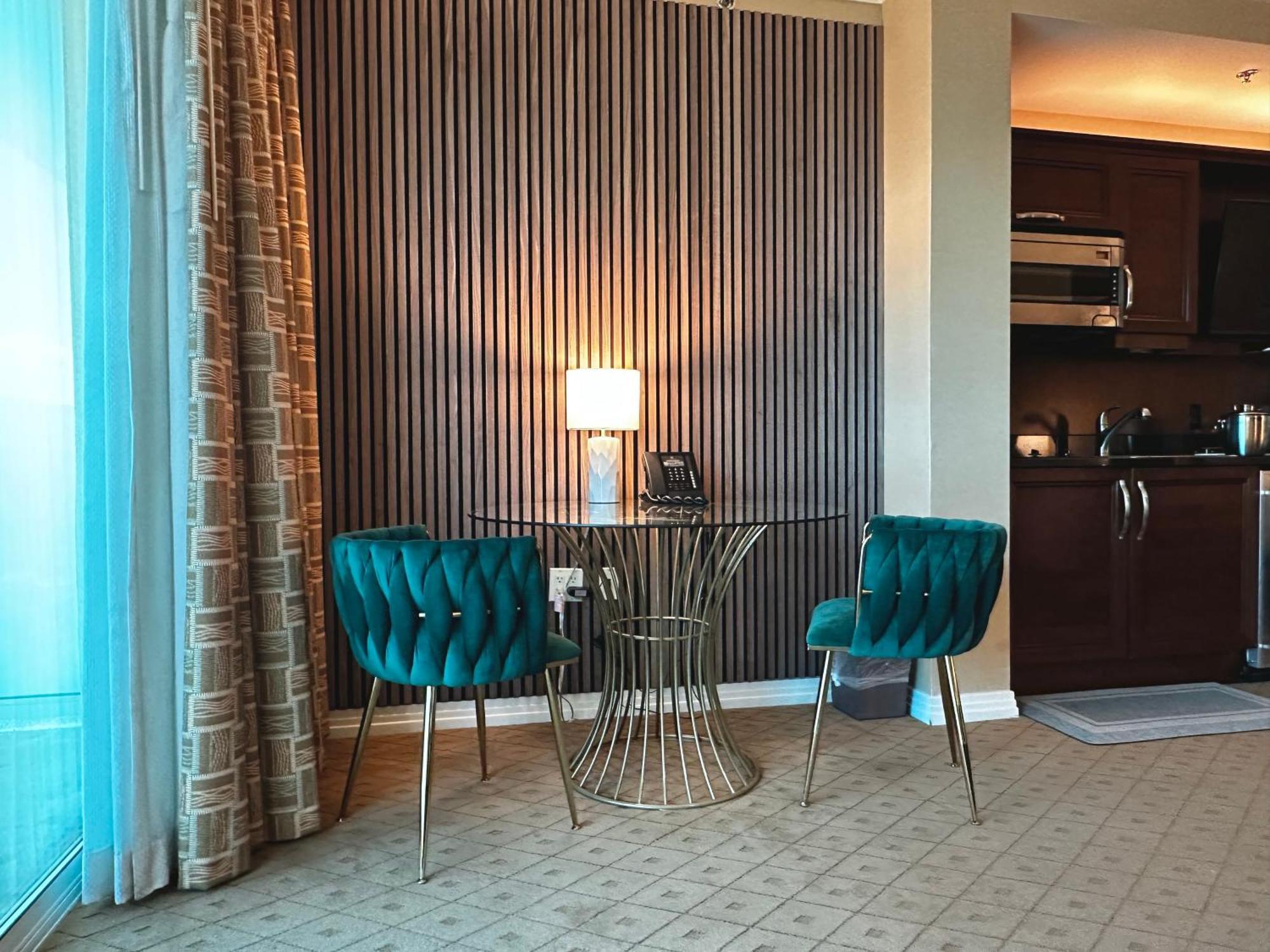 Balcony Full Strip View Suite Mgm Signature Free Valet Las Vegas Exterior photo