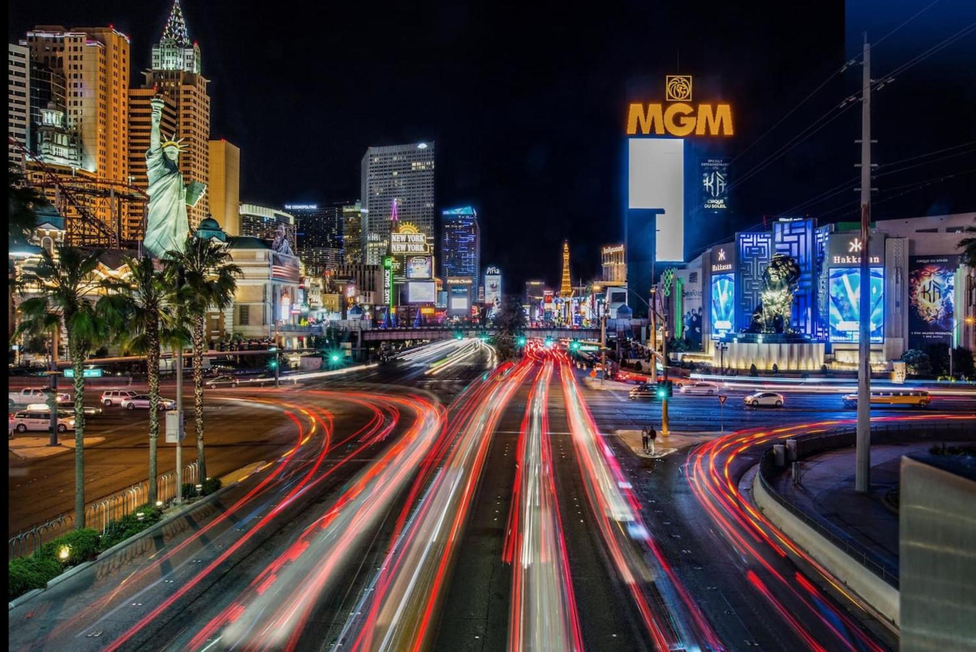 Balcony Full Strip View Suite Mgm Signature Free Valet Las Vegas Exterior photo